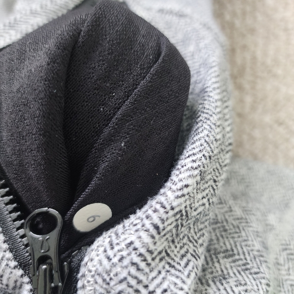 Lululemon Forme Jacket II in Heathered Herringbone - Picture 6 of 7